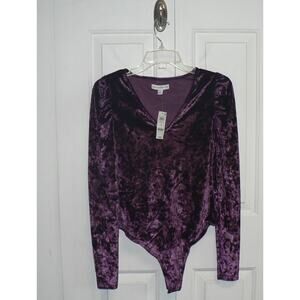 And Now This Women's Puff Shoulder V-Neck Velvet Bodysuit Blackberry Tart SM $35